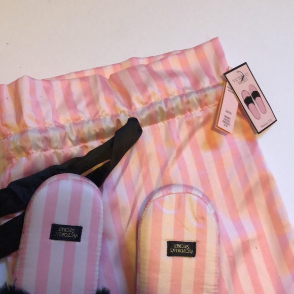 Victoria’s Secret Slippers - Picture 5 of 8